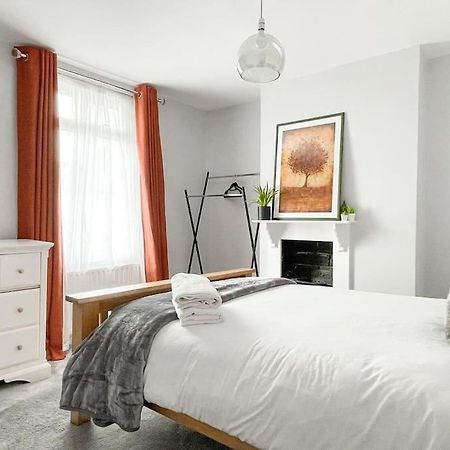 크로이던 Large House With Fast Trains To London 빌라 외부 사진